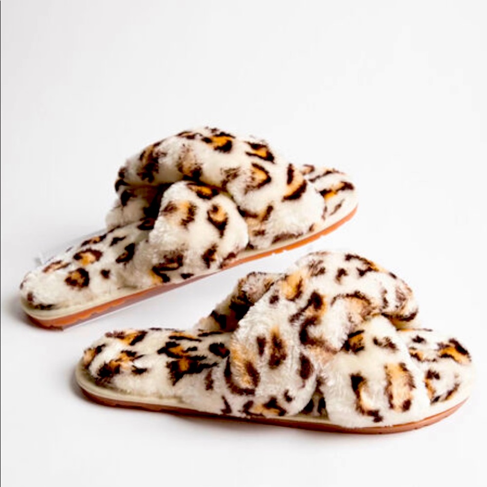 NWT - Faux Fur Criss Cross Slipper